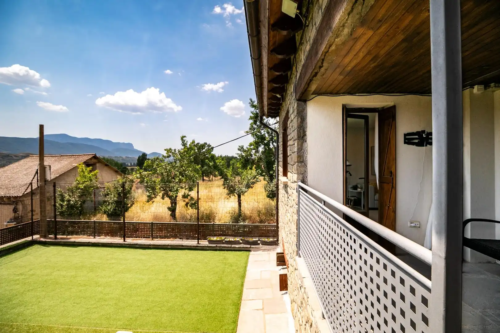Terrassa de Casa o xalet en venda en Sabiñánigo amb Calefacció, Jardí privat i Terrassa