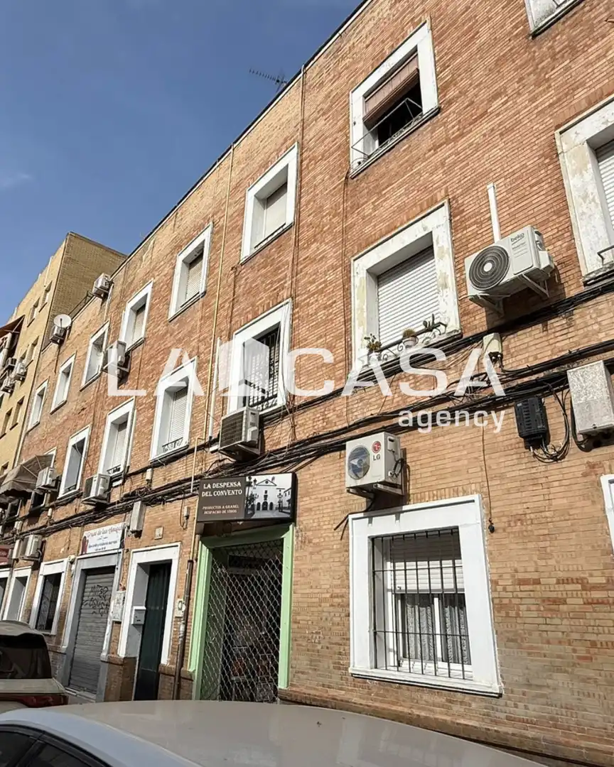 Vista exterior de Pis en venda en Sevilla