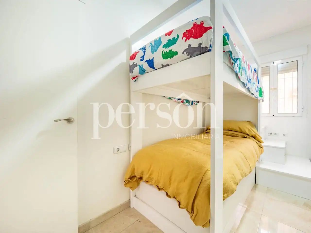 Habitación de Planta baja en venta en Valencia con Aire acondicionado, Amueblado y Internet