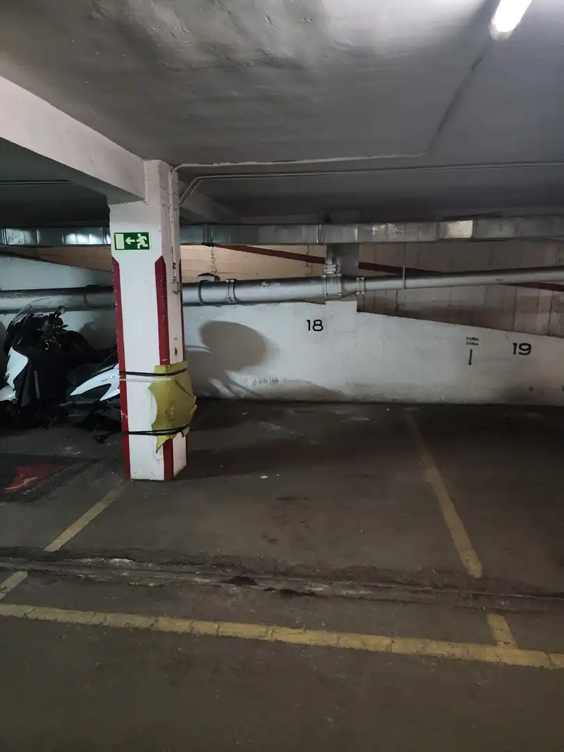 Parking of Garage for rent in Madrid