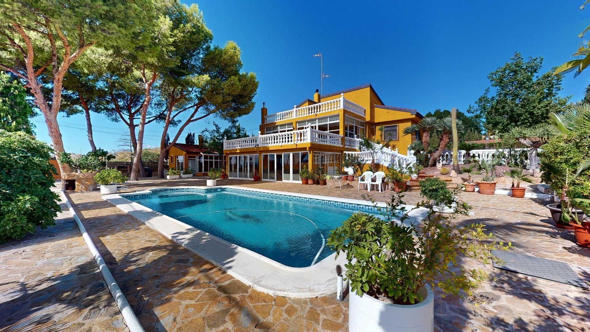 Jardí de Casa o xalet en venda en Elche / Elx amb Aire condicionat, Calefacció i Jardí privat