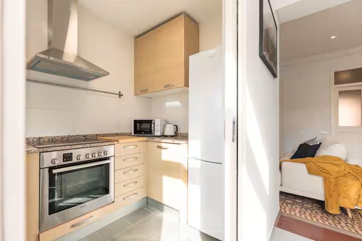 Cuina de Pis de lloguer en  Barcelona Capital amb Aire condicionat, Calefacció i Moblat