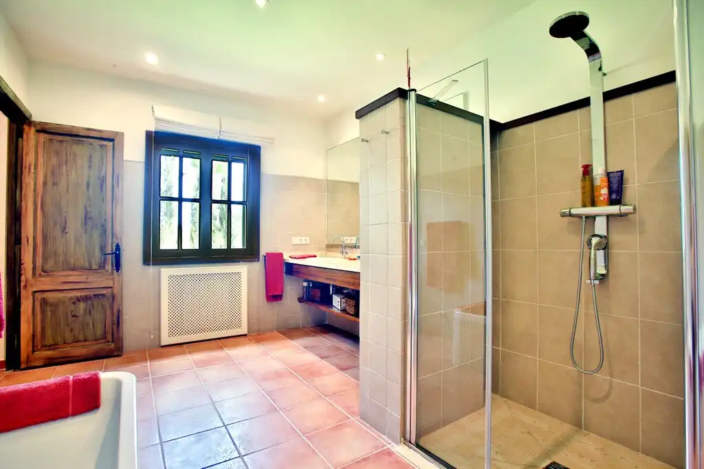 Bathroom of Country homes for sale in Pollença  with Air Conditioner, Heating and Private garden