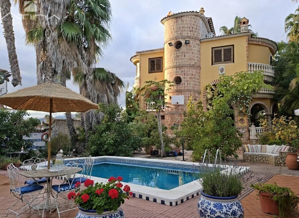 Piscina de Casa o xalet en venda en Gandia amb Aire condicionat, Jardí privat i Terrassa