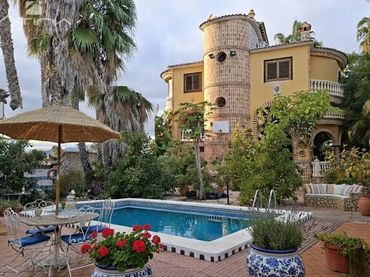 Villa con piscina in vendita a Playa de Gandia