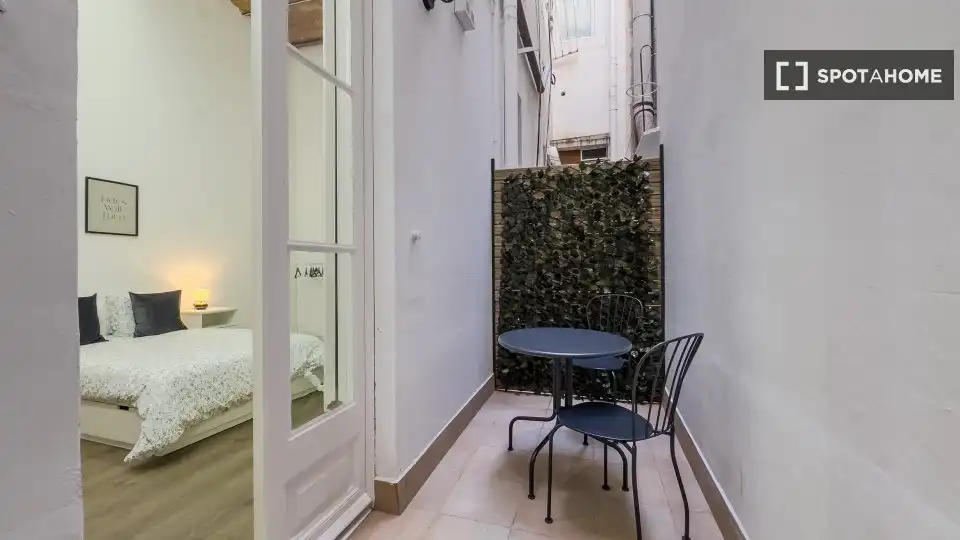Flat with terrace to rent in Eixample, imagen 2