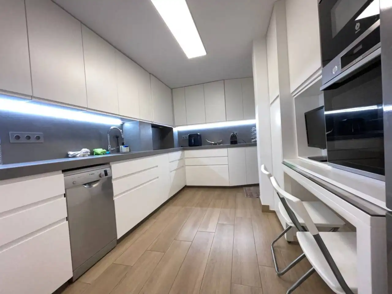 Cocina de Piso de alquiler en Estepona con Aire acondicionado, Calefacción y Terraza