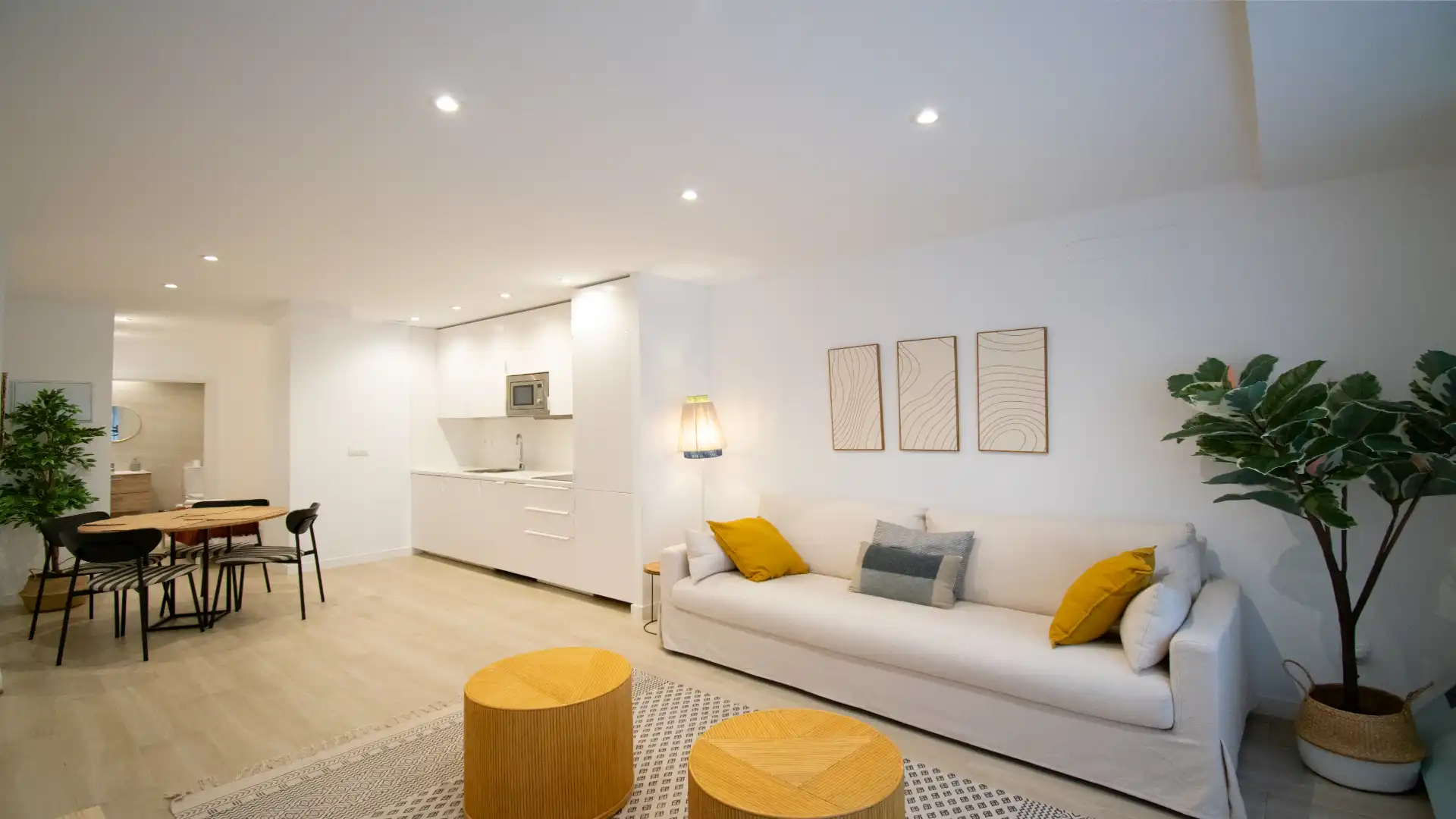 Living room of Flat for rent in Madrid  with Heating, Furnished and Oven
