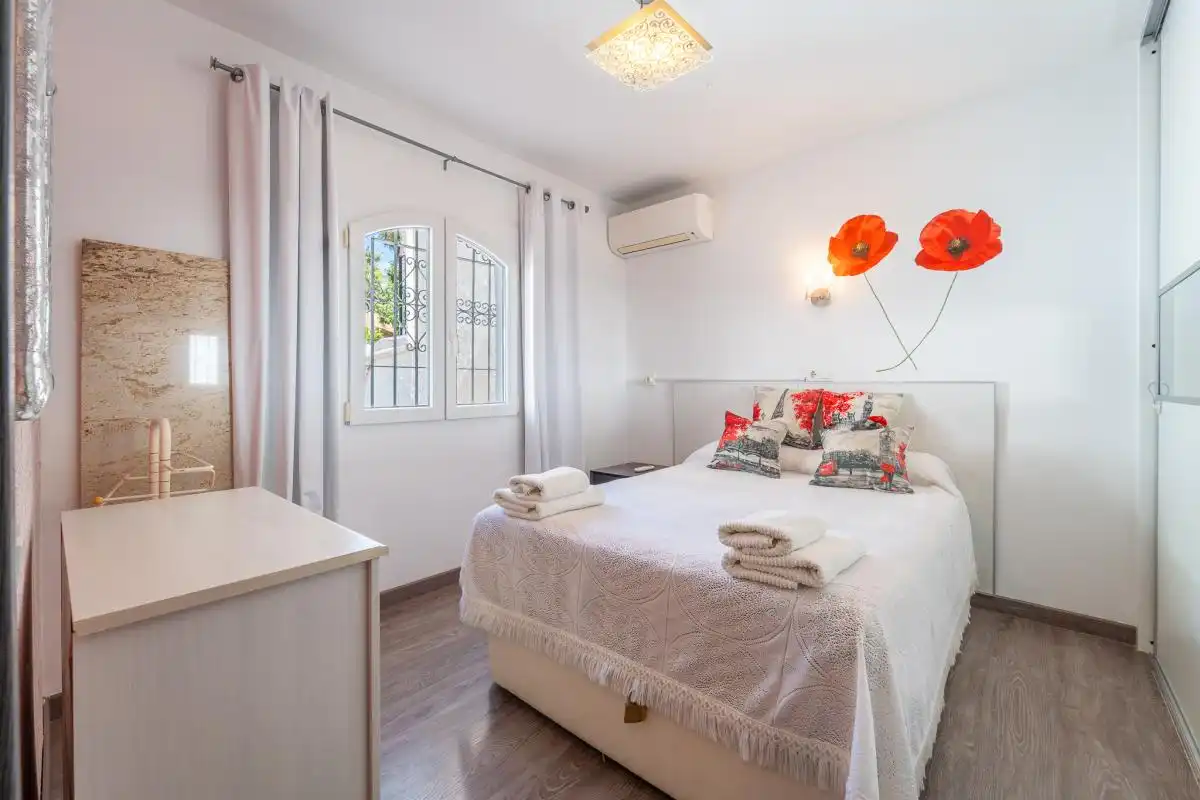 Habitación de Planta baja en venta en Nerja con Aire acondicionado, Calefacción y Terraza