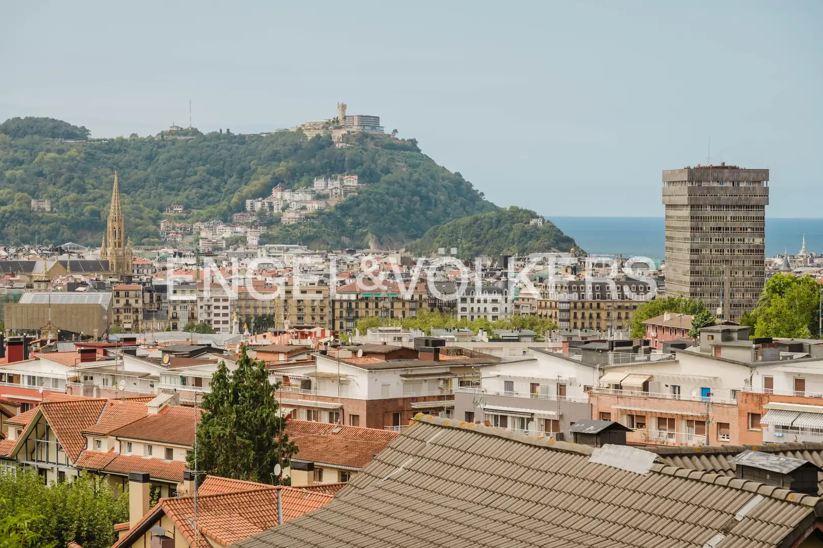 Vista exterior de Casa adosada en venda en Donostia - San Sebastián  amb Calefacció, Jardí privat i Balcó