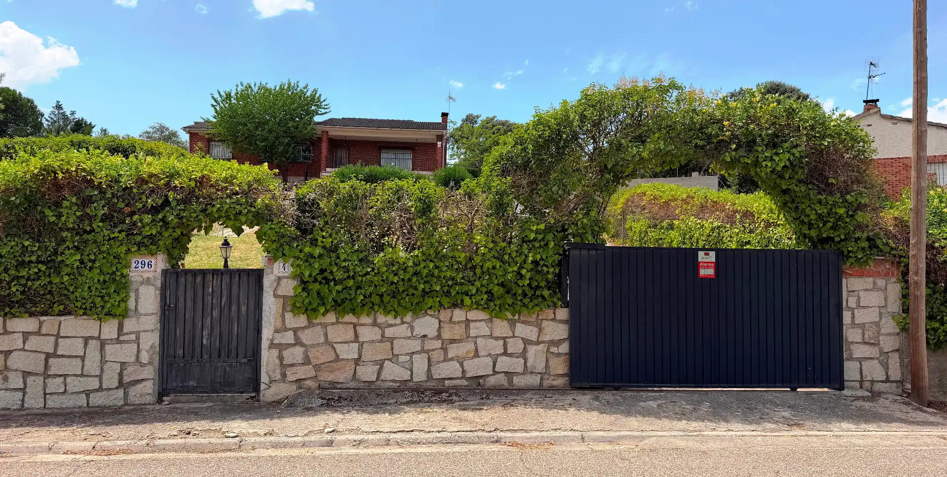 Exterior view of Houses for sale in Santa Cruz del Retamar  with Private garden, Terrace and Swimming Pool