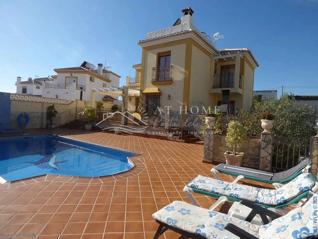 Vista exterior de Casa o chalet en venta en Nerja con Aire acondicionado, Calefacción y Jardín privado