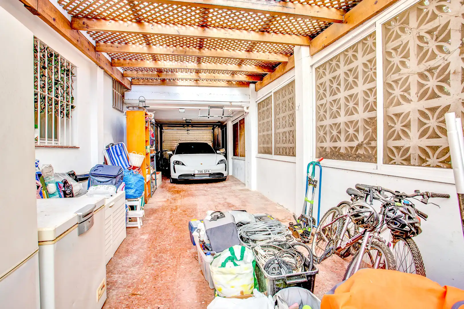 Aparcament de Casa o xalet de lloguer en Marbella amb Aire condicionat, Calefacció i Jardí privat