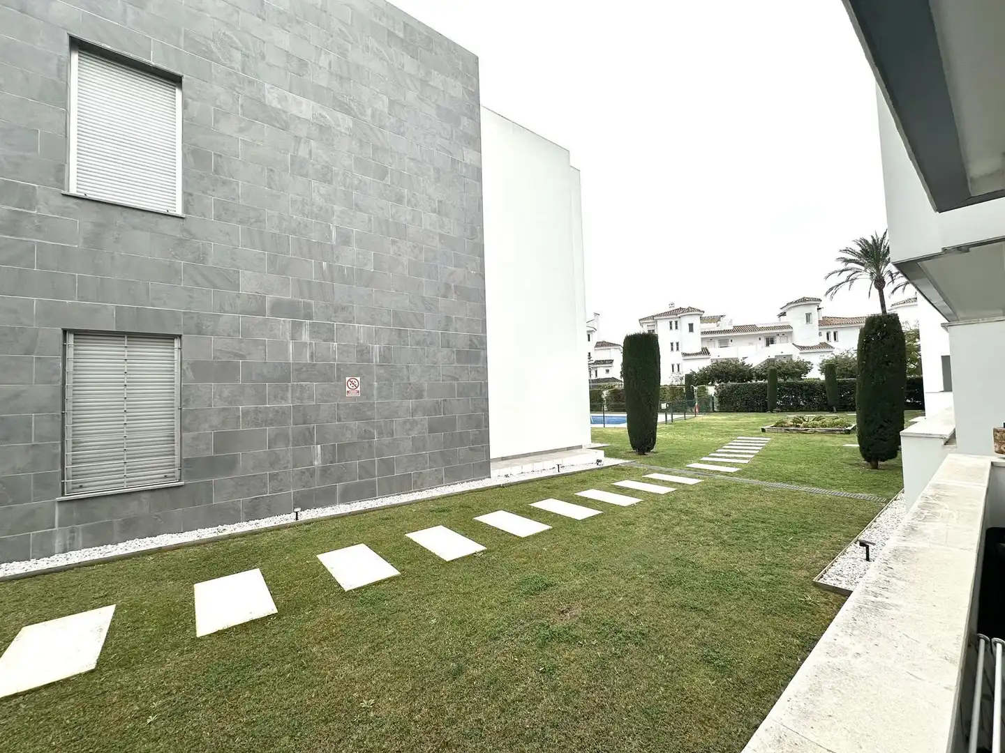 Exterior view of Ground floor for sale in Marbella  with Air Conditioner, Terrace and Internet