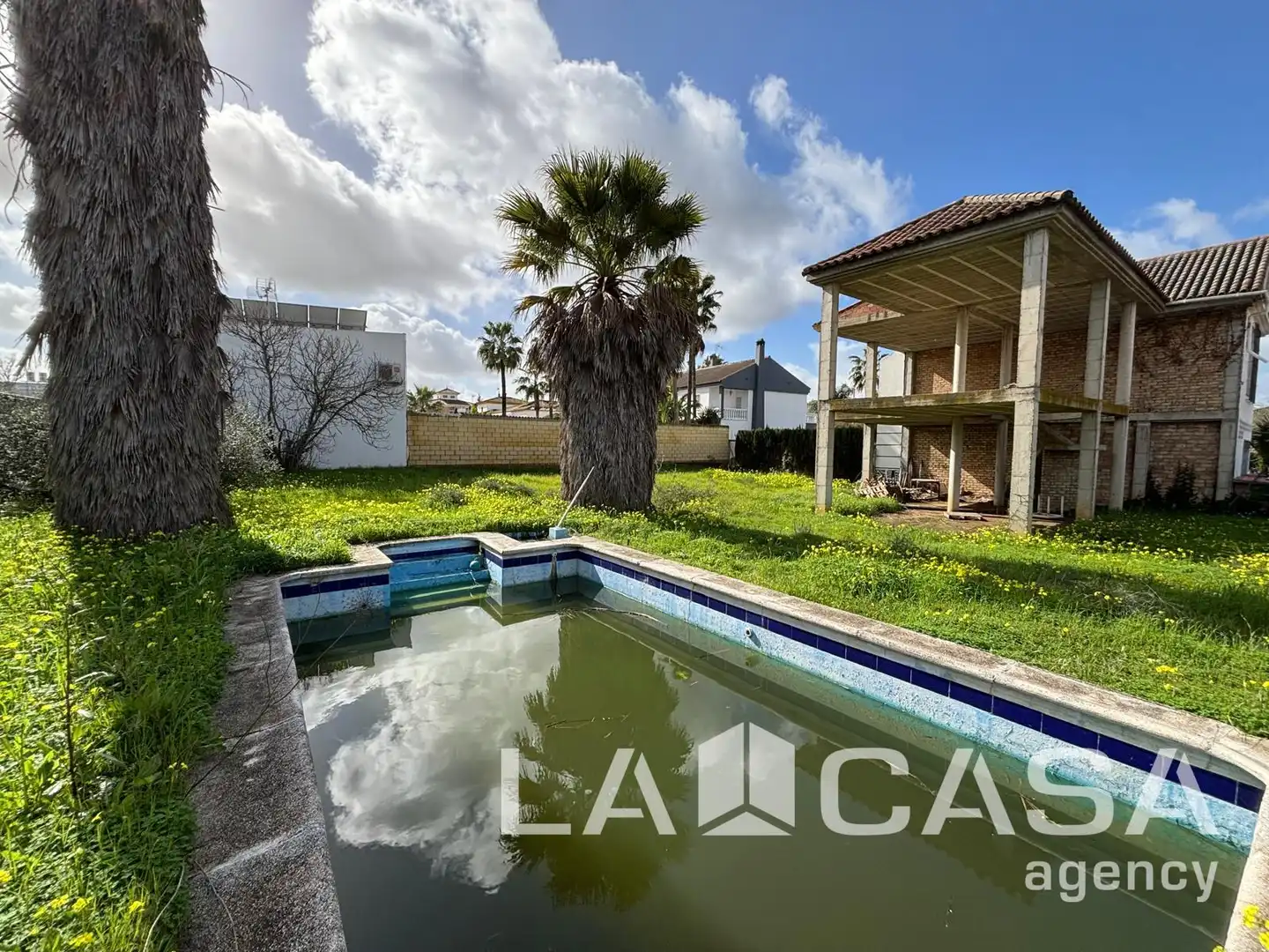 Casa adosada en venta en Montequinto
