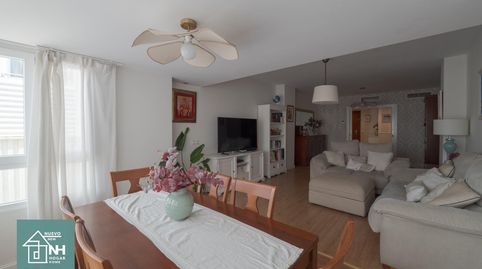 Foto 2 de Piso en venta en Avenida de Andalucía, Carranque - Haza Cuevas, Málaga Capital
