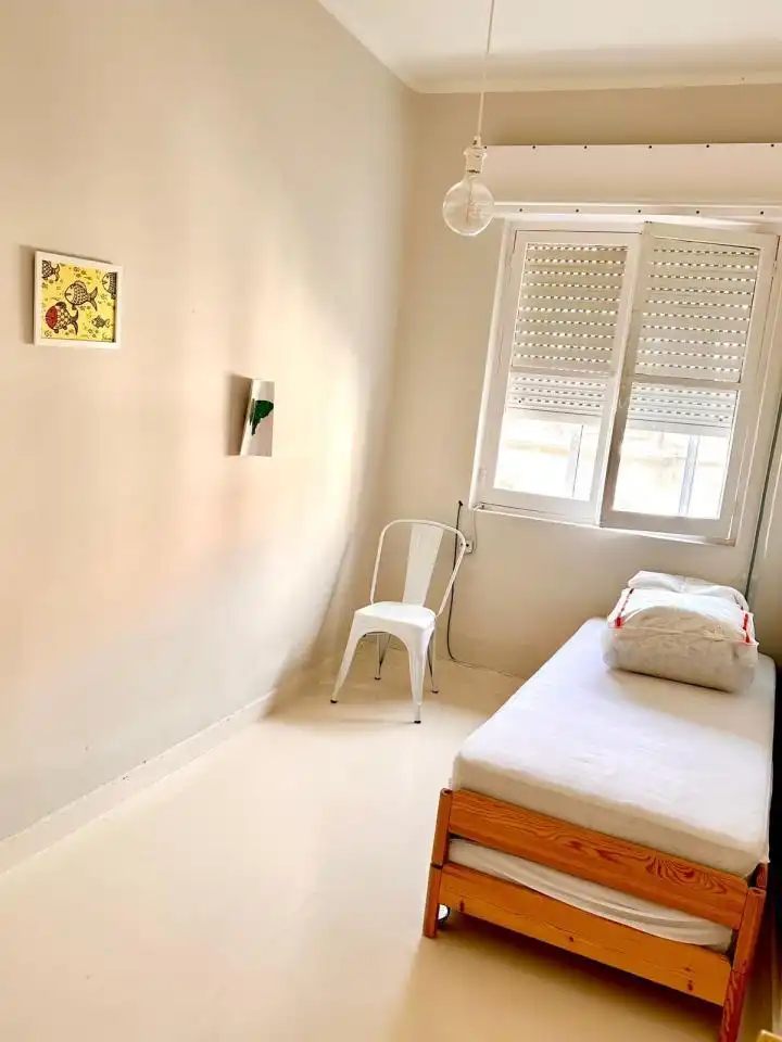 Schlafzimmer von Wohnung zur Miete in Pontevedra Capital  mit Heizung und Möbliert