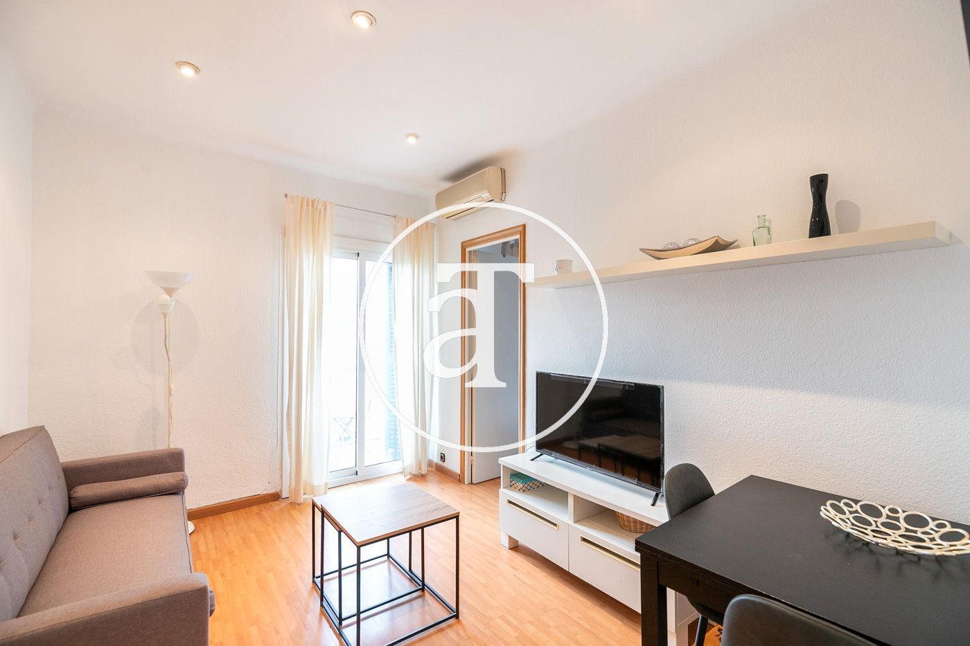 Pis de lloguer a Carrer de Calàbria, La Nova Esquerra de l'Eixample