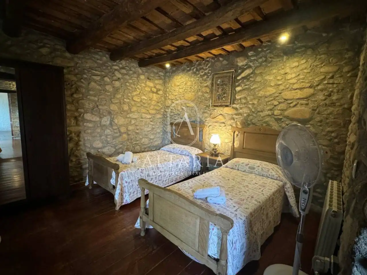 Dormitori de Finca rústica en venda en Anglès amb Calefacció, Jardí privat i Terrassa