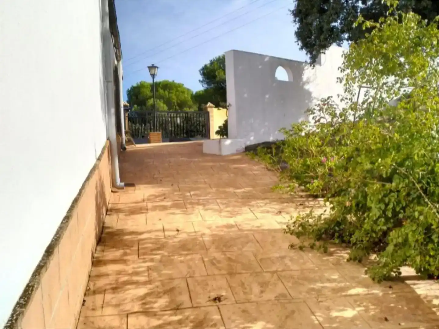 Außenansicht von Wohnung zur Miete in Andújar mit Klimaanlage, Privatgarten und Schwimmbad