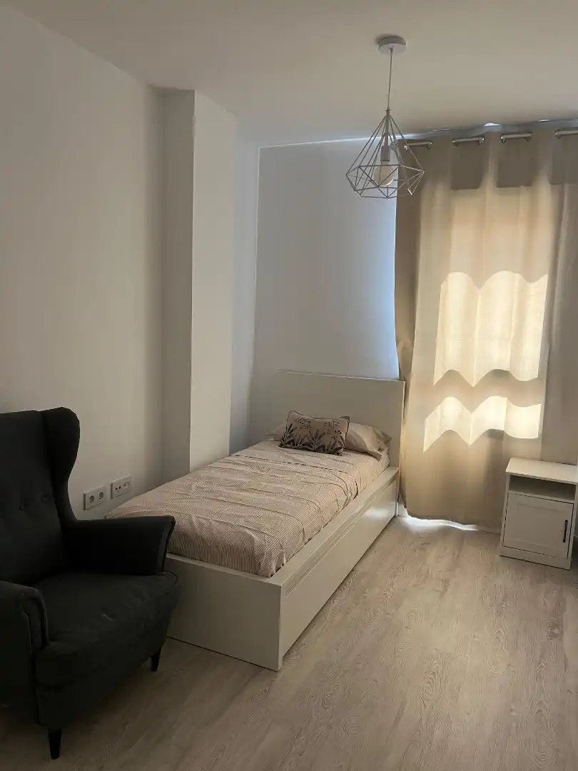 Habitación de Piso de alquiler en Camas con Aire acondicionado, Calefacción y Terraza