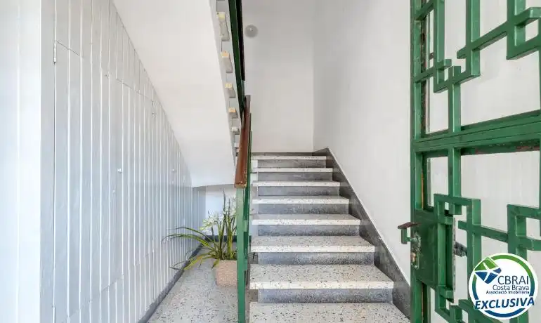 Apartament en venda en Roses amb Calefacció, Moblat i Piscina comunitària