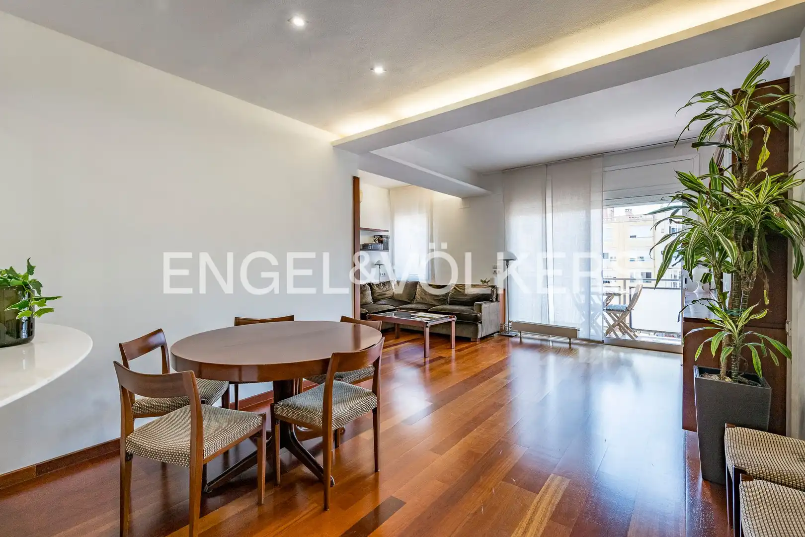 Wohnzimmer von Wohnung zum Verkauf in Barcelona mit Klimaanlage, Heizung und Parkett