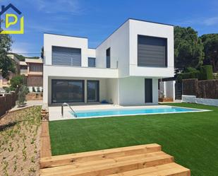 Swimming pool of House or chalet for sale in Llançà  with Air Conditioner and Swimming Pool