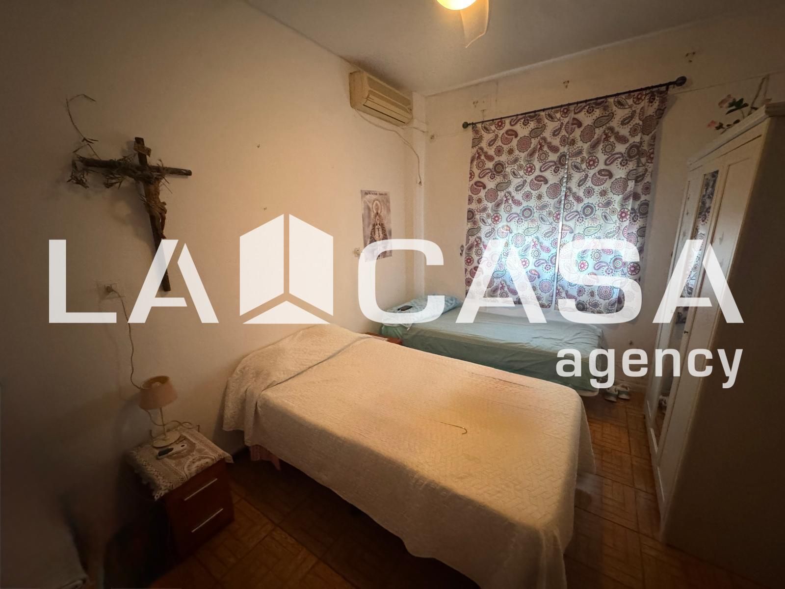 House or chalet for sale in  Sevilla Capital  with Terrace and Storage room
