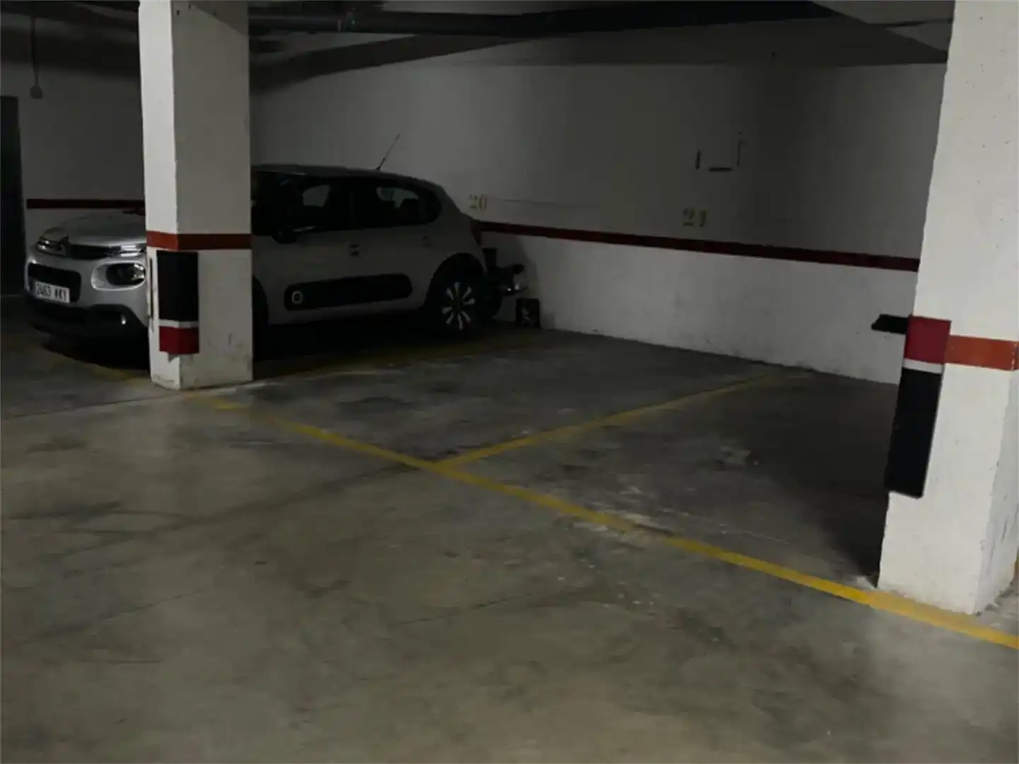 Parkplatz von Garage zum Verkauf in Paterna