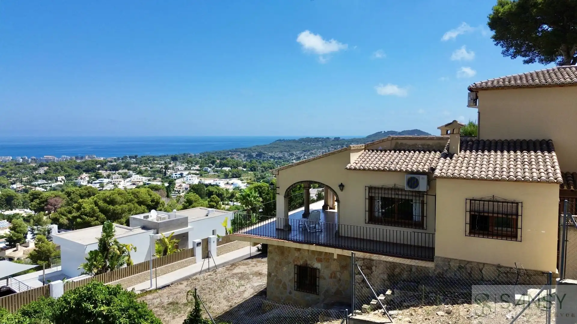 Vista exterior de Casa o chalet en venta en Jávea / Xàbia con Terraza y Piscina
