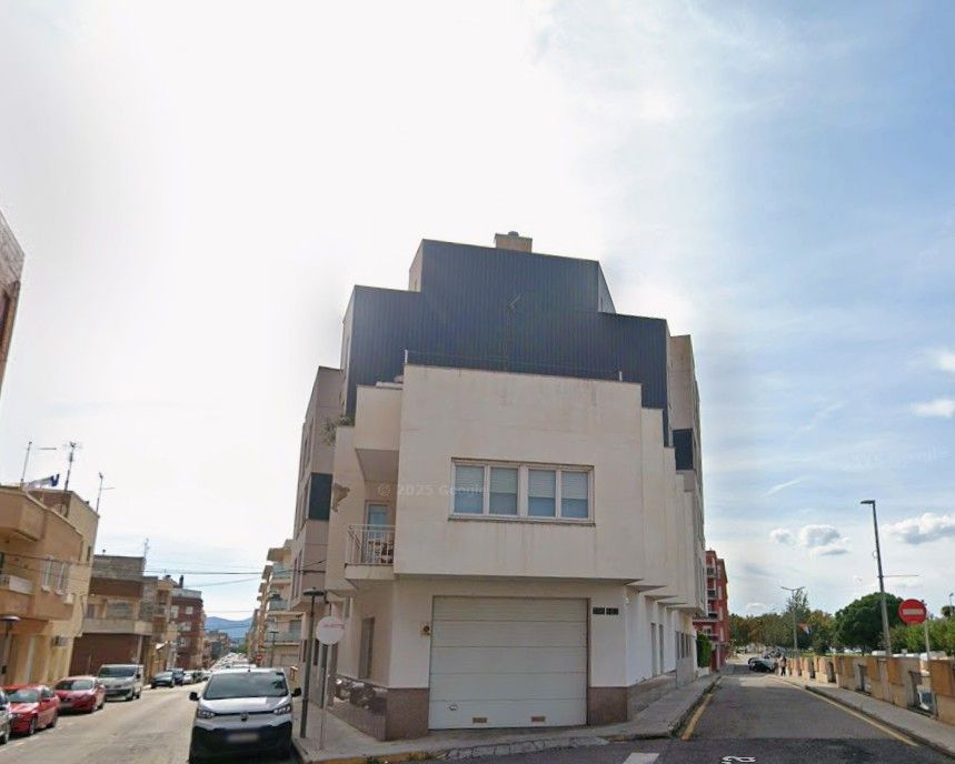 Vista exterior de Casa adosada en venda en Amposta amb Traster