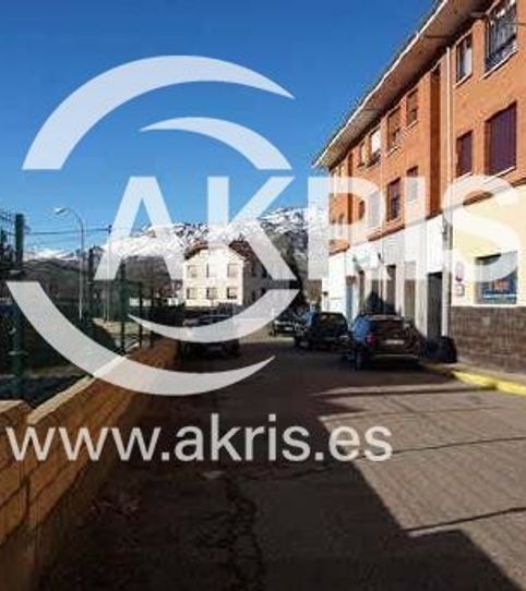 Foto 2 de Piso en venta en Calle Arcipreste García de Prado, Villamanín, León
