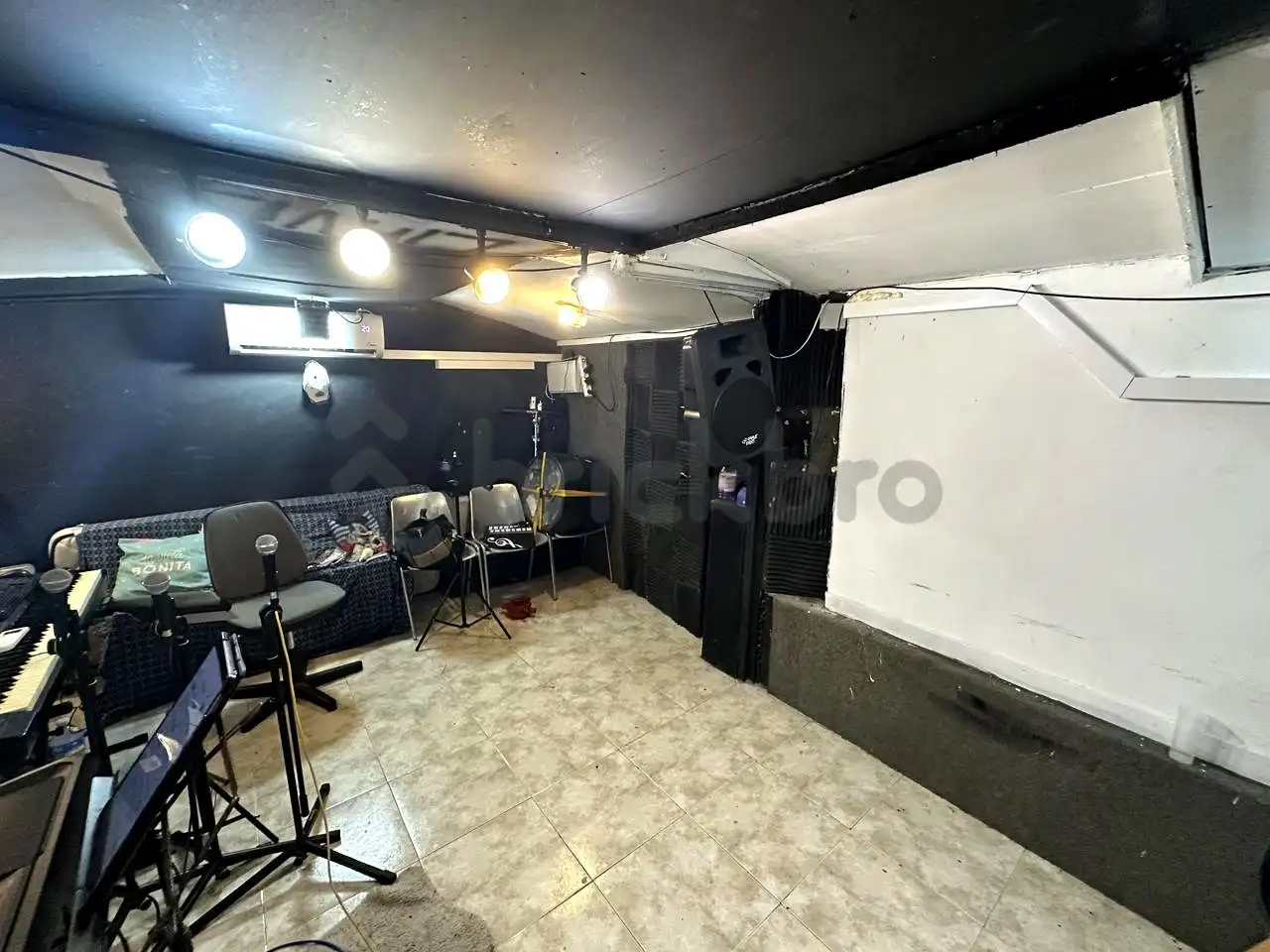 Commercial properties for sale in Barcelona  with Air Conditioner