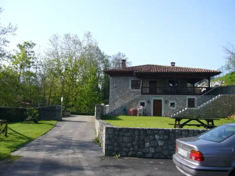 House with terrace for sale in Pría - Nueva-Hontoria - Naves