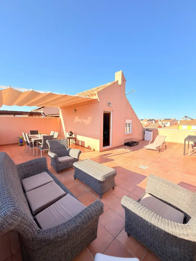 Terrasse von Einfamilien-Reihenhaus zum Verkauf in Mutxamel mit Klimaanlage, Heizung und Terrasse