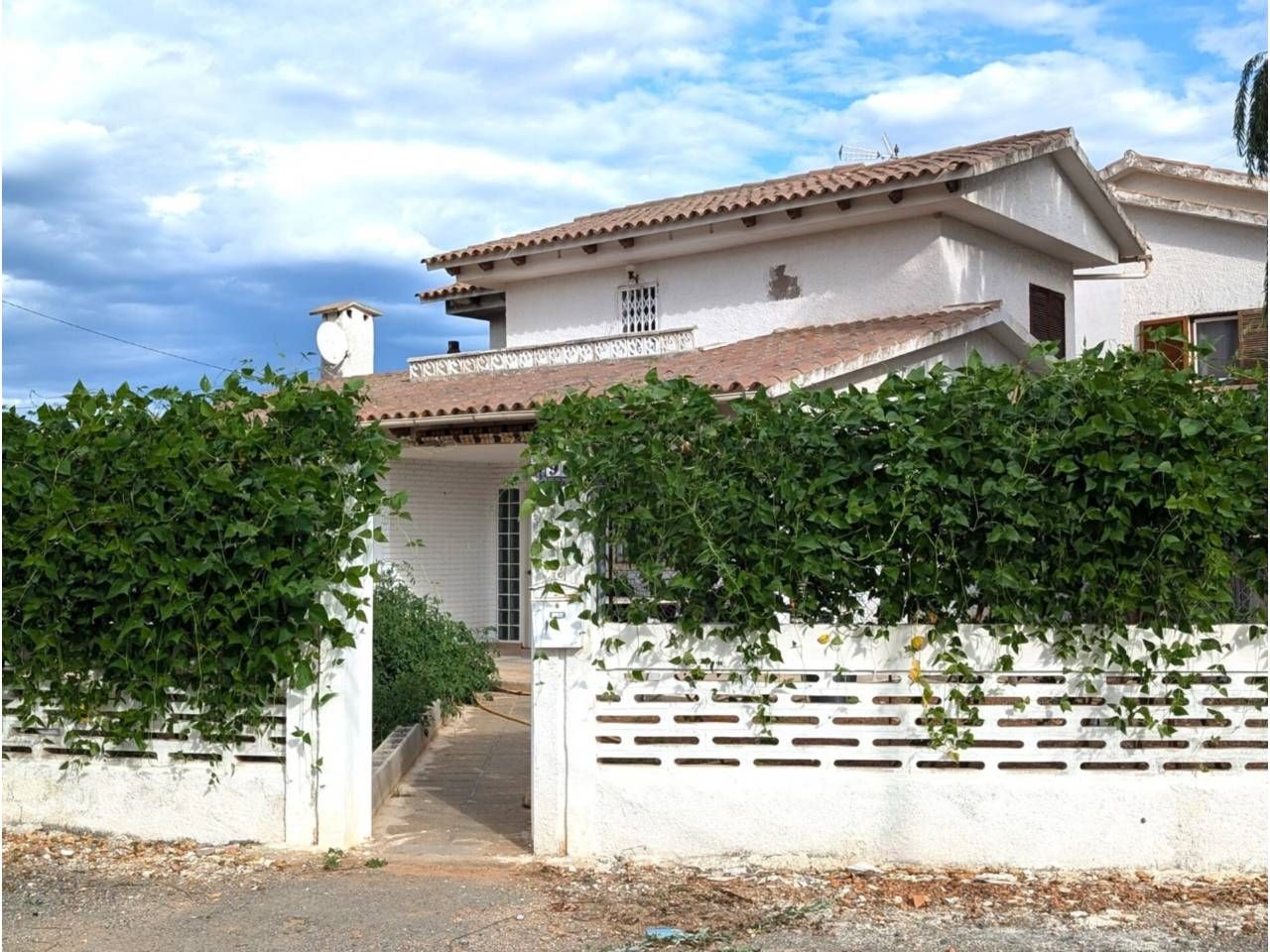Vista exterior de Casa o chalet en venta en Castellón de la Plana / Castelló de la Plana con Aire acondicionado, Jardín privado y Terraza