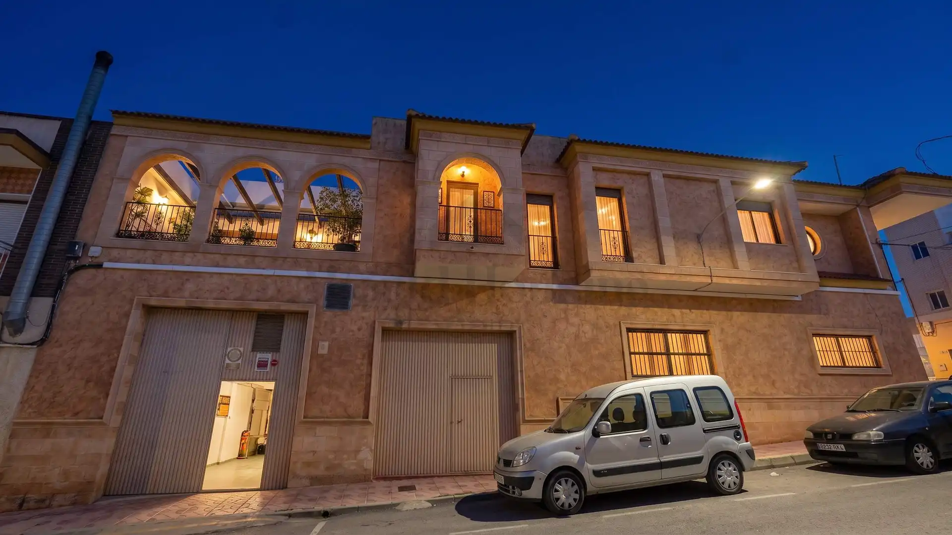 Chalet con terraza en venta en Calle CL ROJALES, imagen 3