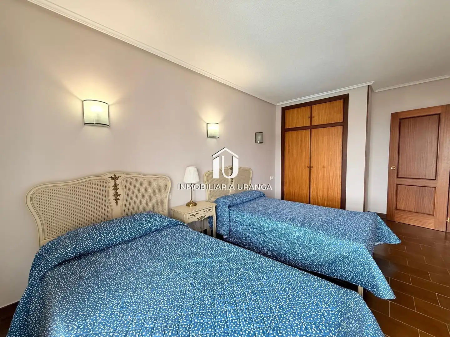 Habitación de Piso en venta en Laredo con Calefacción, Terraza y Trastero