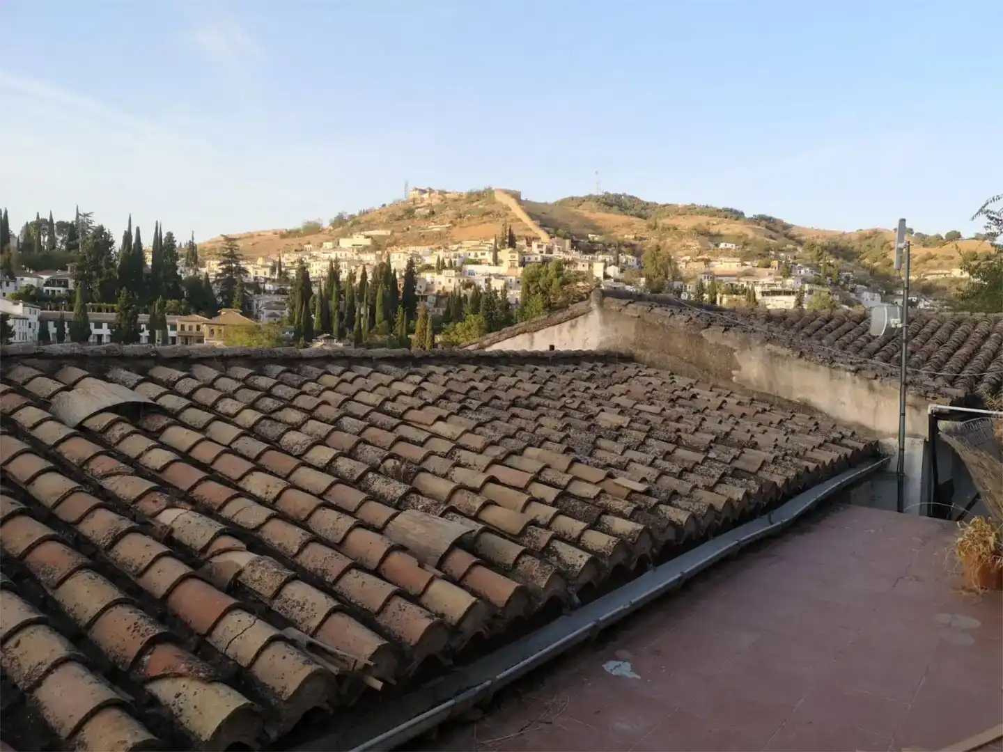 Vista exterior de Dúplex en venta en  Granada Capital con Balcón