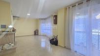 Sala d'estar de Casa adosada en venda en Palma de Gandia amb Aire condicionat i Balcó