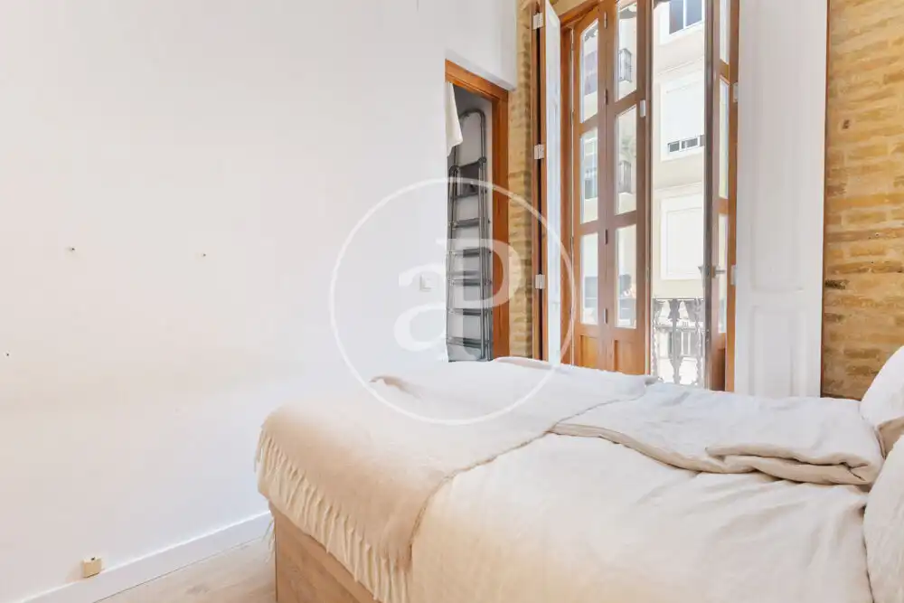 Bedroom of Flat for sale in Valencia  with Air Conditioner, Heating and Terrace