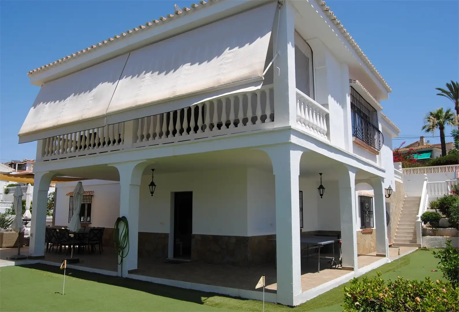 Vista exterior de Casa o chalet en venta en Vélez-Málaga con Aire acondicionado, Jardín privado y Terraza