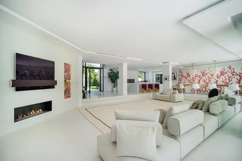 Chalet con terraza en venta en Nueva, imagen 3