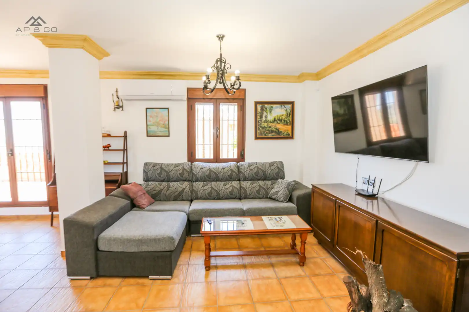 Sala d'estar de Finca rústica de lloguer en Almuñécar amb Aire condicionat, Calefacció i Jardí privat