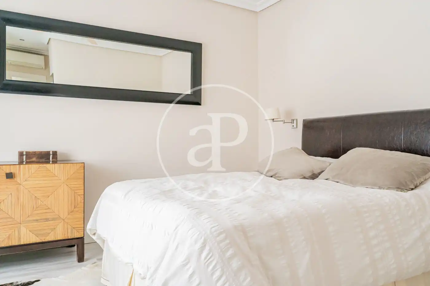 Schlafzimmer von Wohnung zum Verkauf in Madrid mit Klimaanlage, Heizung und Privatgarten