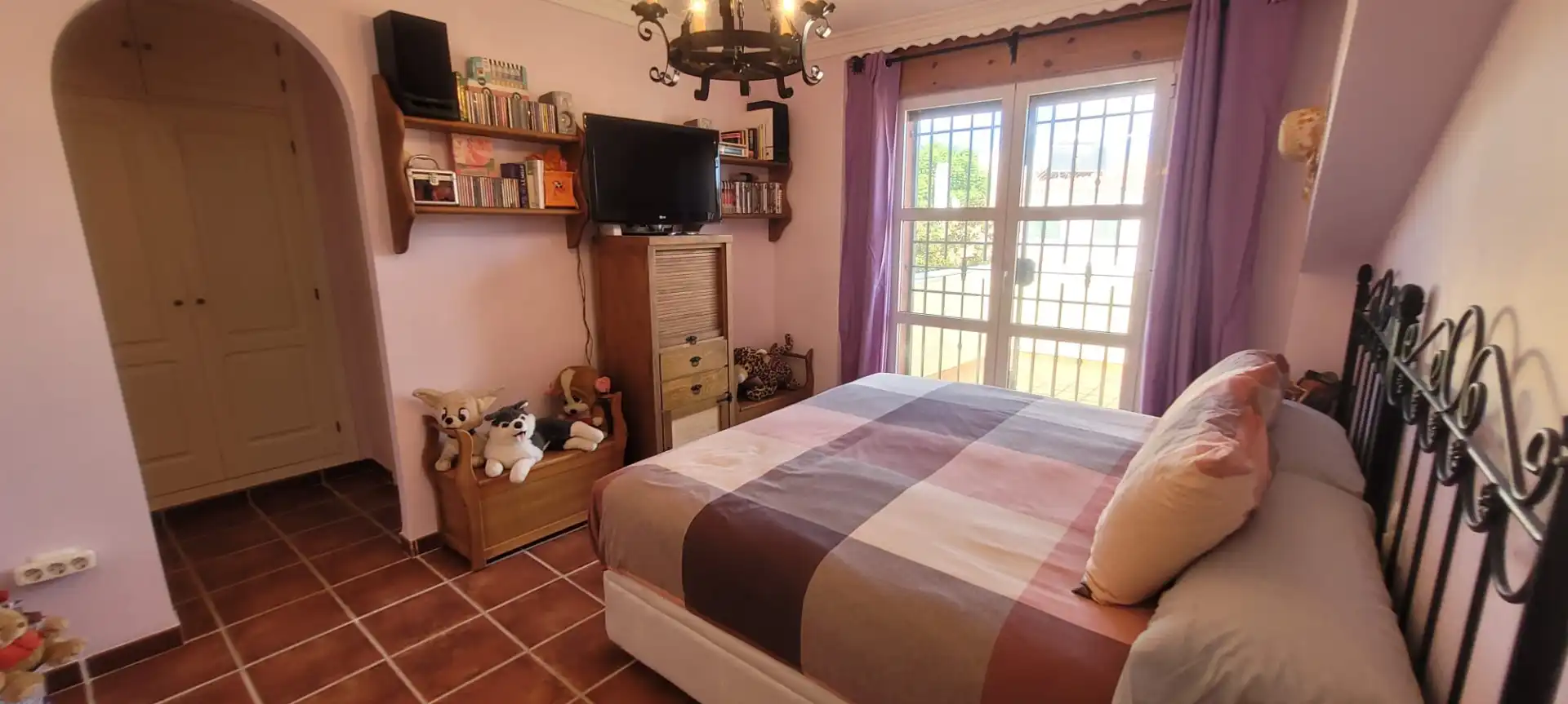 Dormitori de Casa adosada en venda en Los Barrios amb Aire condicionat, Jardí privat i Terrassa