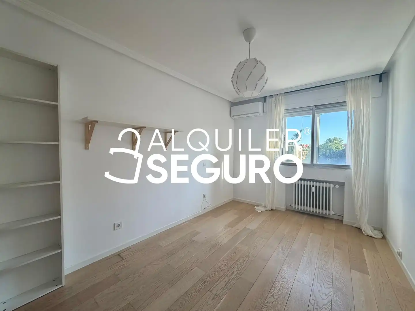 Bedroom of Flat for rent in Las Rozas de Madrid  with Air Conditioner, Heating and Storage room