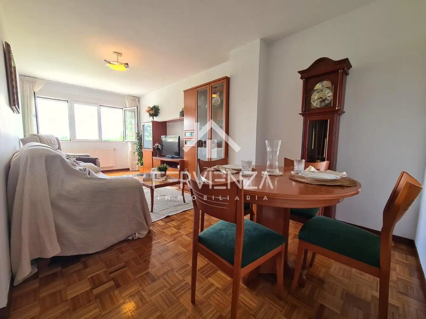 Sala d'estar de Pis en venda en Oviedo 