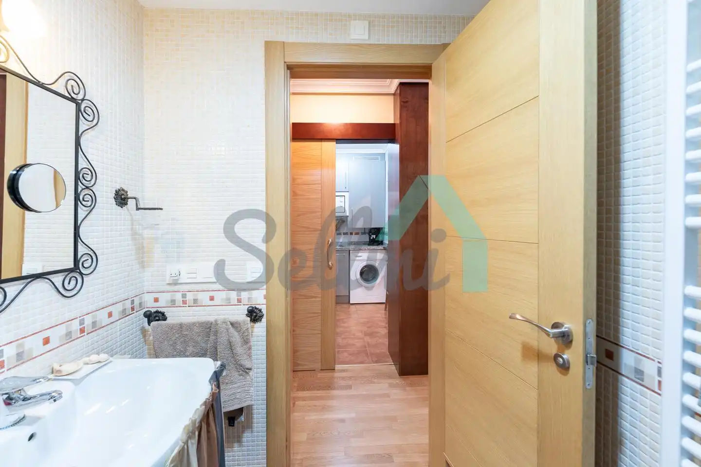 Bathroom of Ground floor for rent in Somiedo  with Heating, Parquet flooring and Terrace